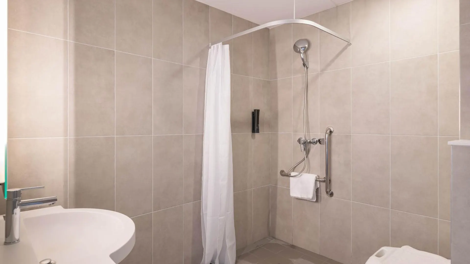B&B Hotel Massieux Genay Genay (Rhone)