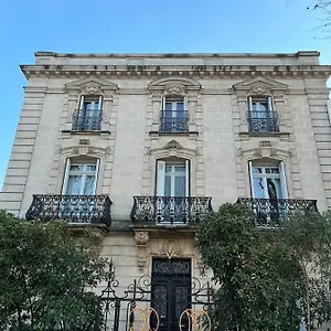 https://villa-m-arles.fr-provencehotel.com