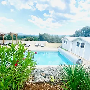 https://villa-asunda.fr-provencehotel.com